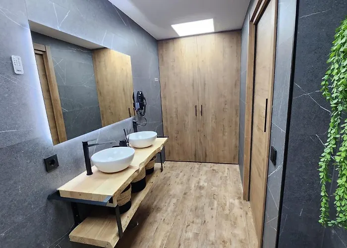 Bailén 3 Apartman Caces